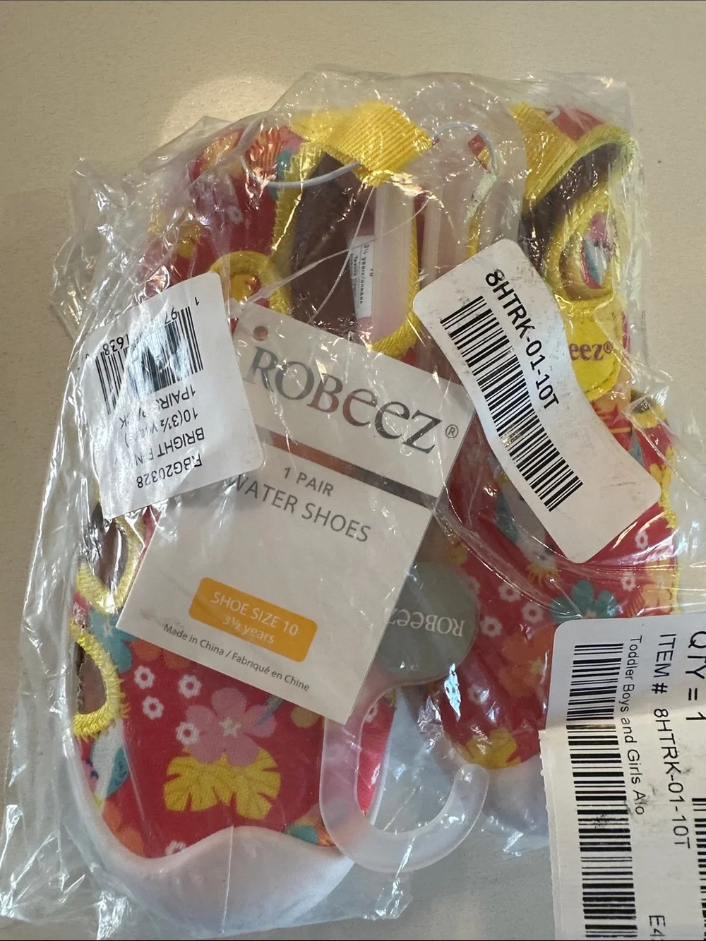 NWT- Robeez Pink Floral Aloha Kids Water Shoes with Yellow Trim. Size 10(3.5 yr)